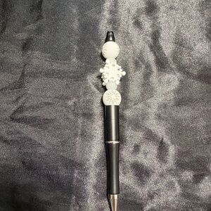 Elegant Black and White Snowflake Pen